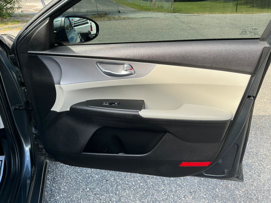 Used 2023 Kia Forte LXS w/ LXS Technology Package FWD image 27