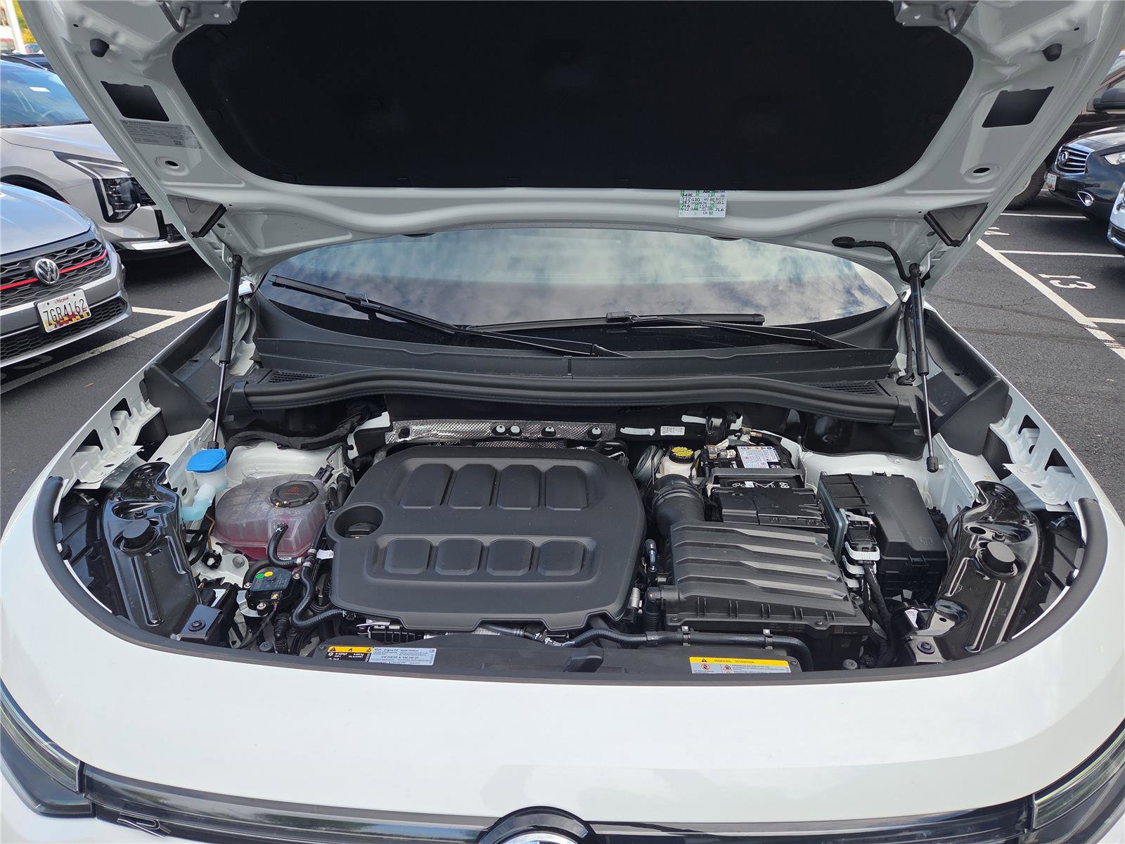 New 2025 Volkswagen Tiguan SE R-Line image 32