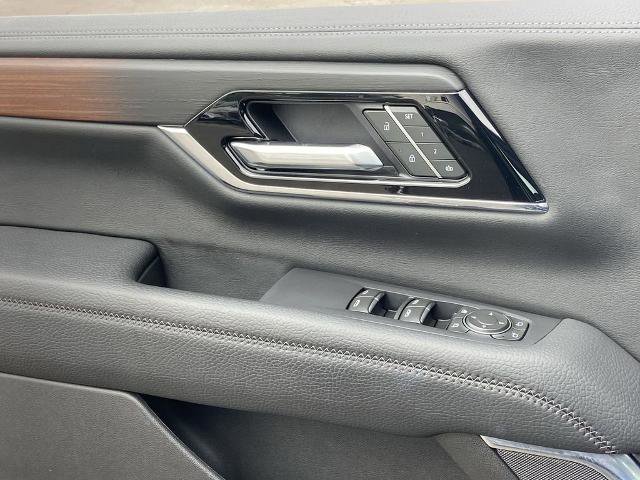 Used 2025 GMC Yukon XL Denali image 19