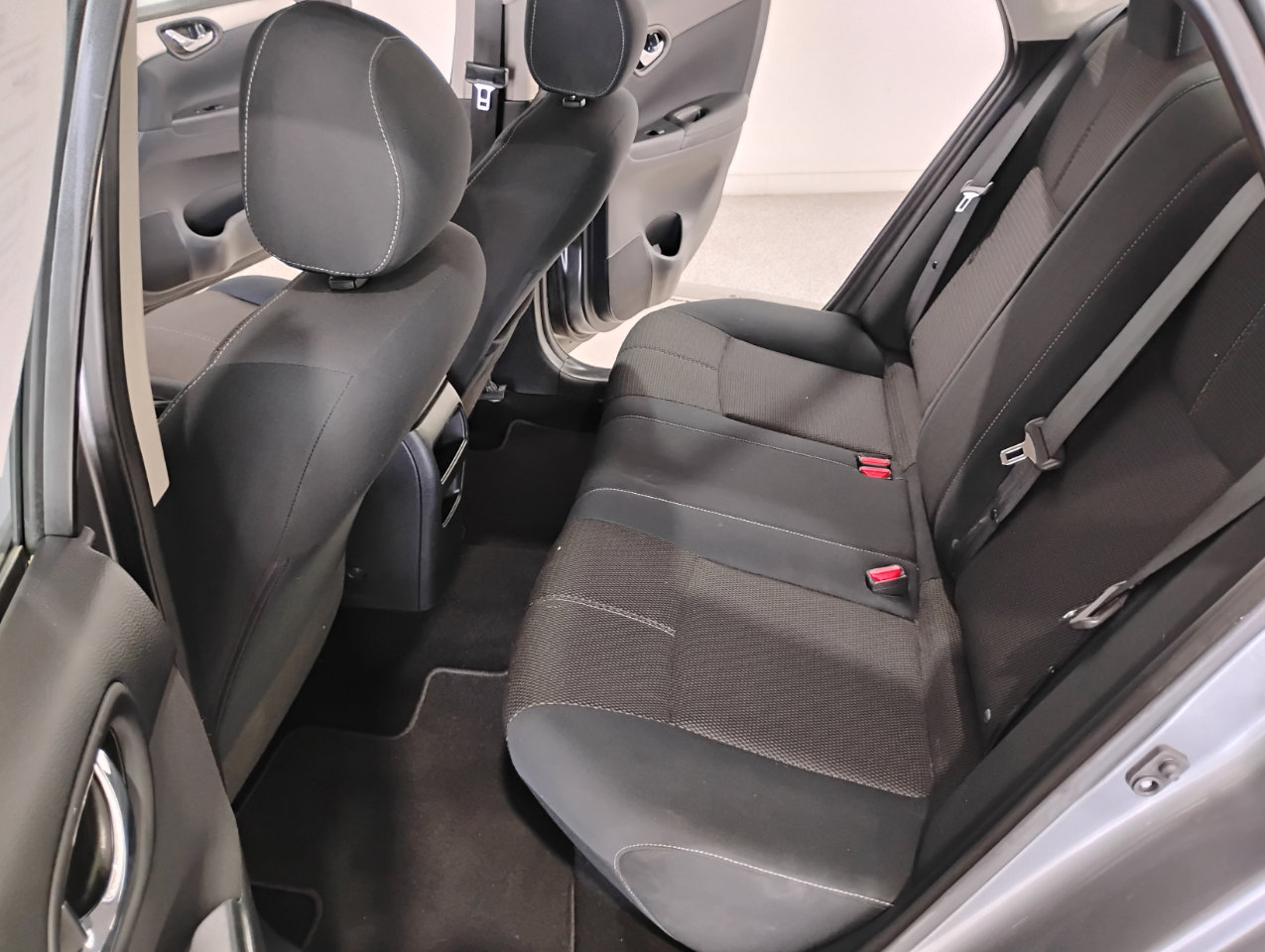 Used 2017 Nissan Sentra S image 9