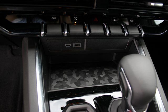 New 2026 GMC Canyon Elevation w/ Convenience Package image 25