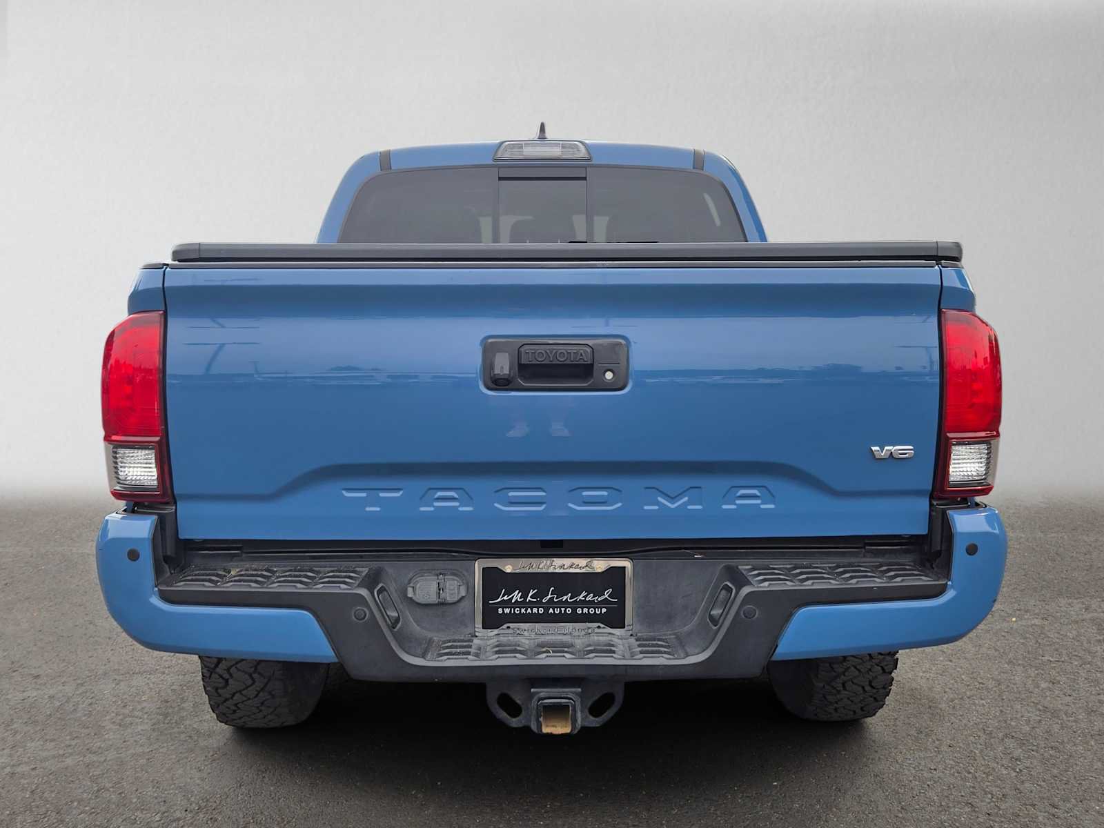 Used 2019 Toyota Tacoma TRD Off-Road AWD/4WD image 4