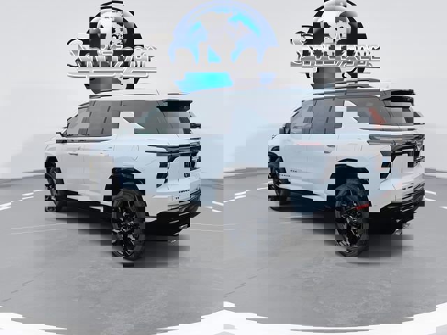 New 2026 Chevrolet Traverse RS w/ LPO, Floor Liner Package image 6