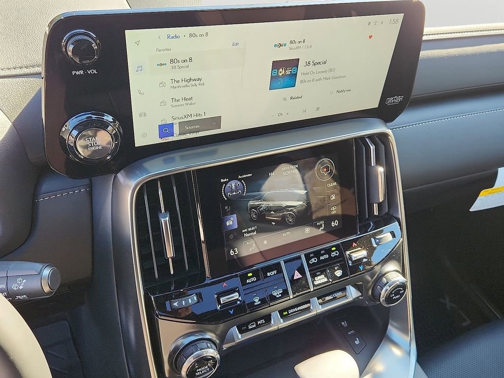 New 2025 Lexus LX 600 4WD w/ Luxury Package image 9