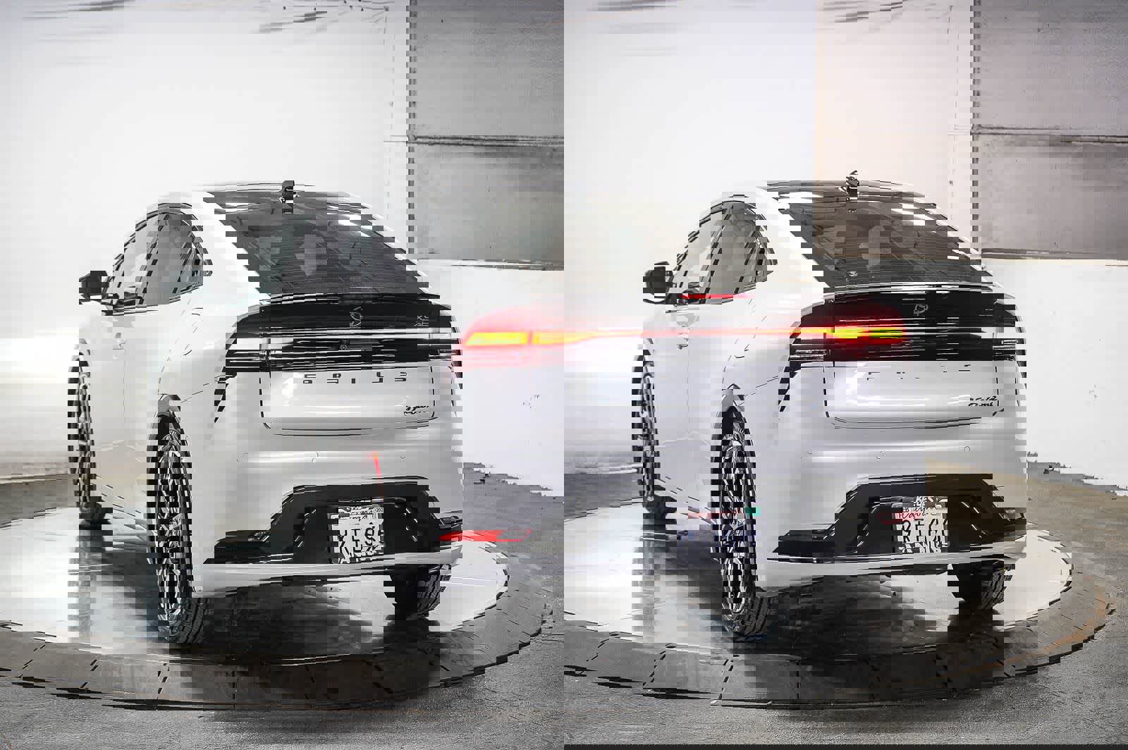 Used 2024 Toyota Prius Prime Premium w/ Advanced Technology Package image 4