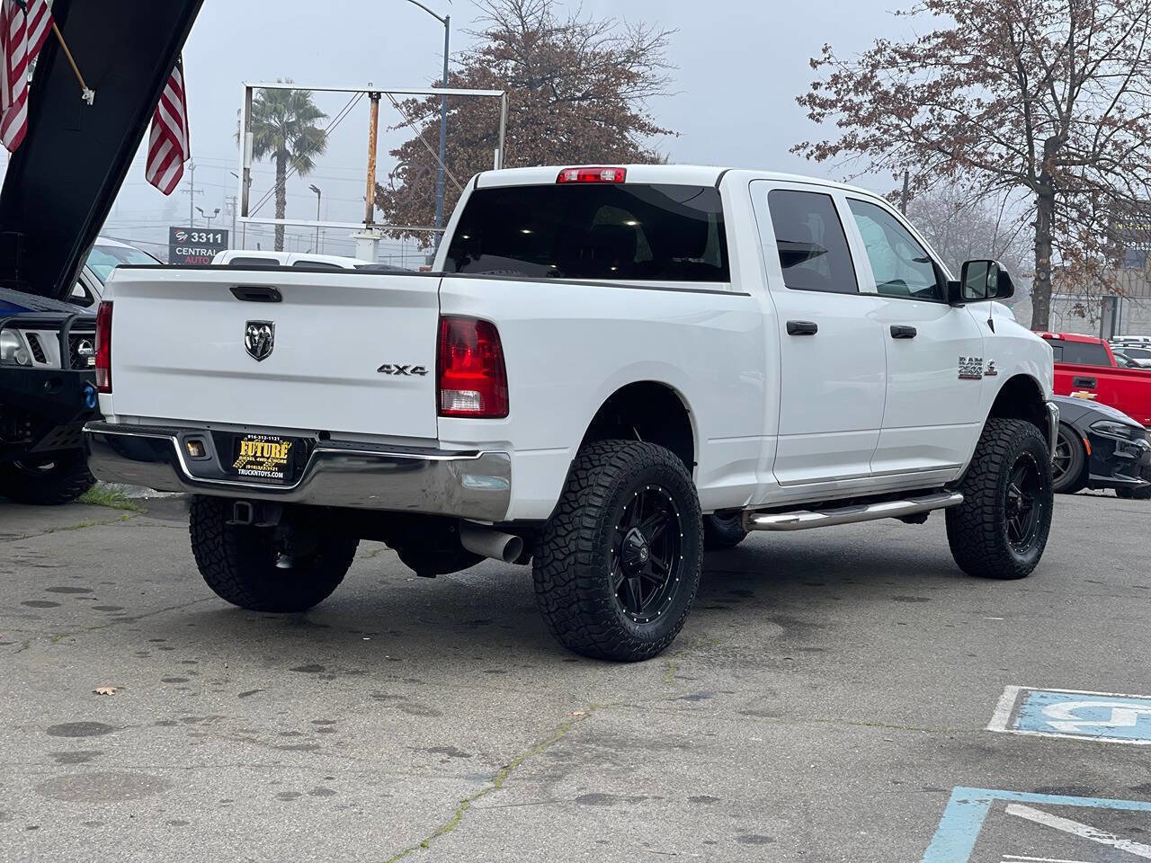 Used 2015 RAM 2500 Tradesman w/ Chrome Appearance Group image 8