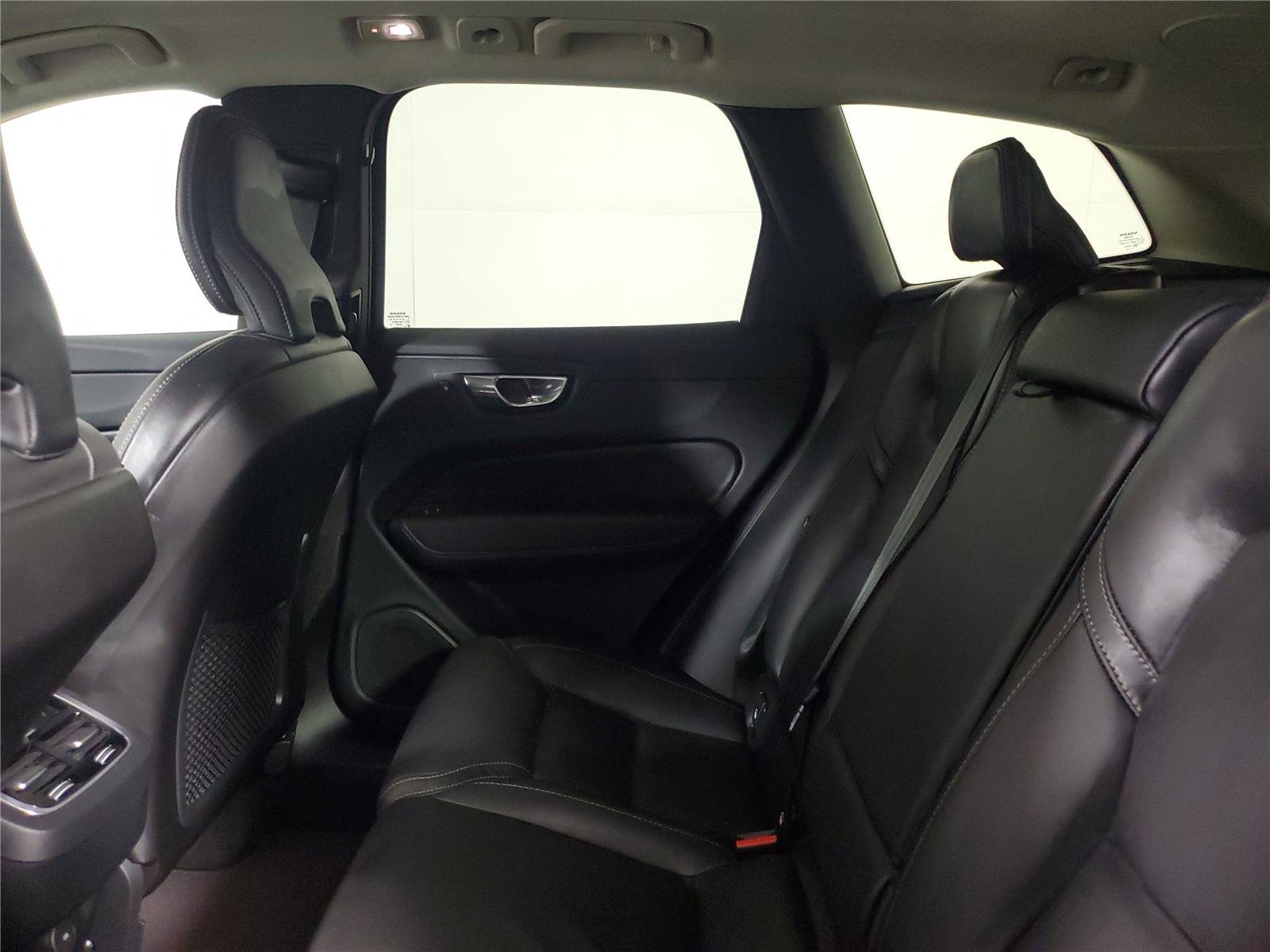 Certified 2023 Volvo XC60 B5 Ultimate w/ Climate Package FWD image 11