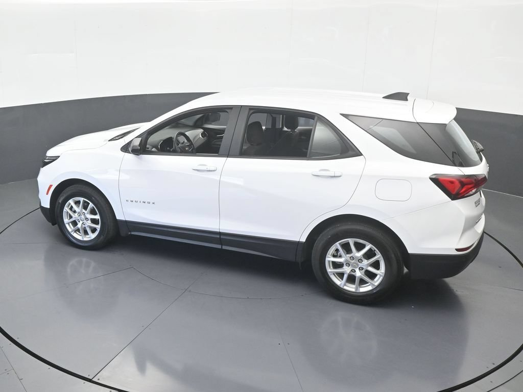 Used 2024 Chevrolet Equinox LS w/ Driver Confidence II Package FWD image 42