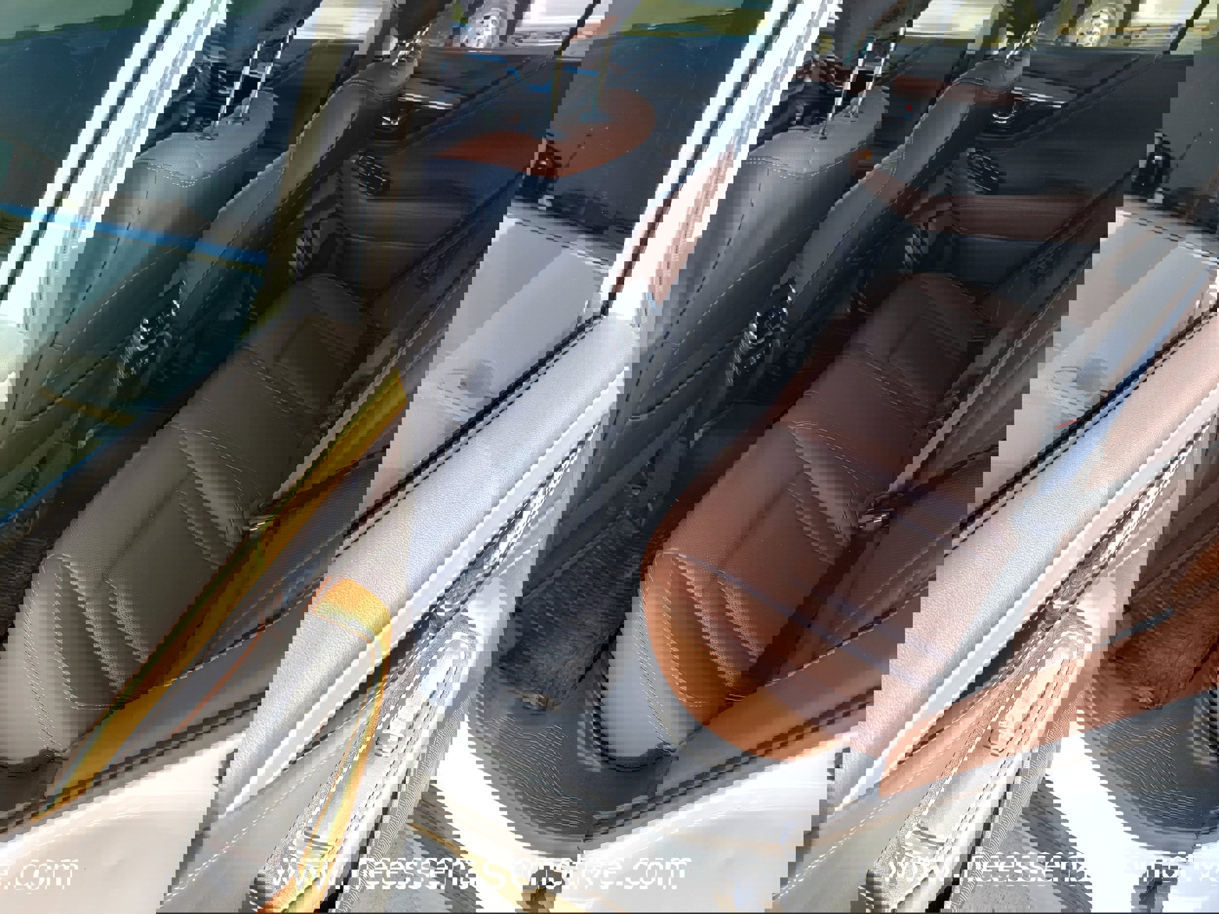 Used 2021 Subaru Outback Touring w/ Popular Package #2 image 14