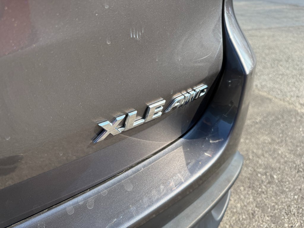 Used 2017 Toyota Highlander XLE image 11