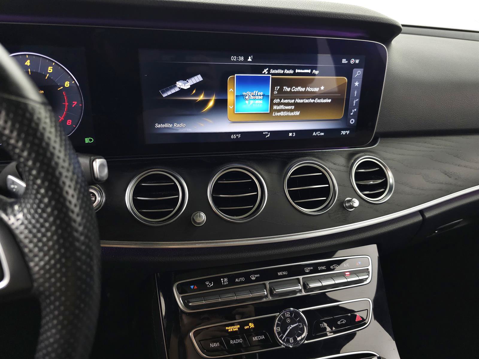 Used 2017 Mercedes-Benz E 300 4MATIC image 22