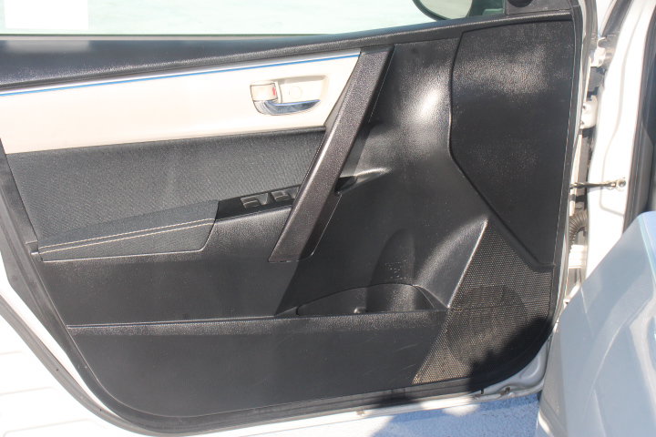 Used 2015 Toyota Corolla LE FWD image 7