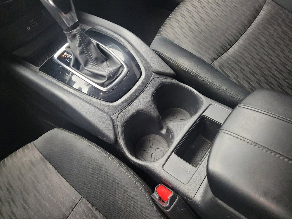 Used 2018 Nissan Rogue S AWD/4WD image 26