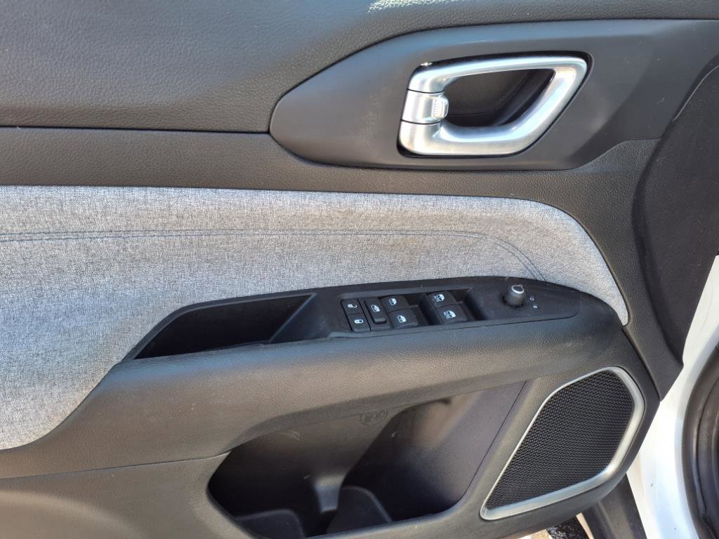 Used 2022 Jeep Compass Latitude w/ Convenience Group image 12