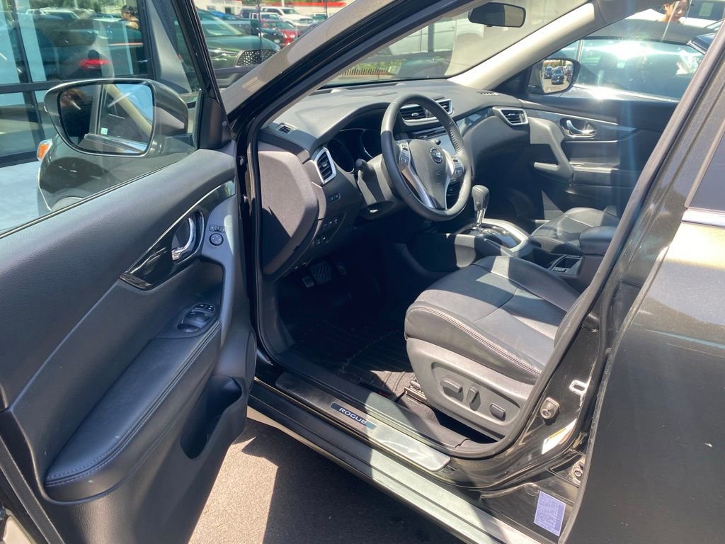 Used 2015 Nissan Rogue SL w/ SL Premium Package AWD/4WD image 9