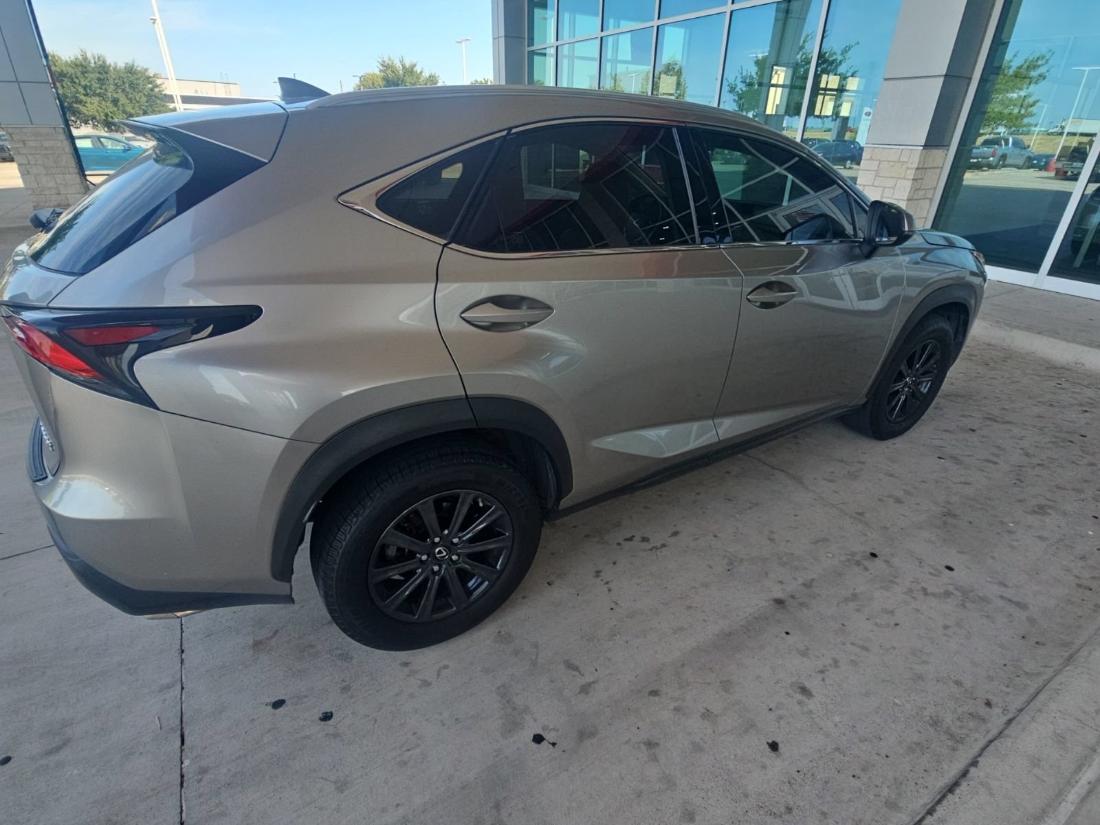 Used 2016 Lexus NX 200t FWD image 15