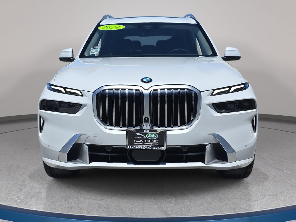 Used 2024 BMW X7 xDrive40i w/ Premium Package AWD/4WD image 3