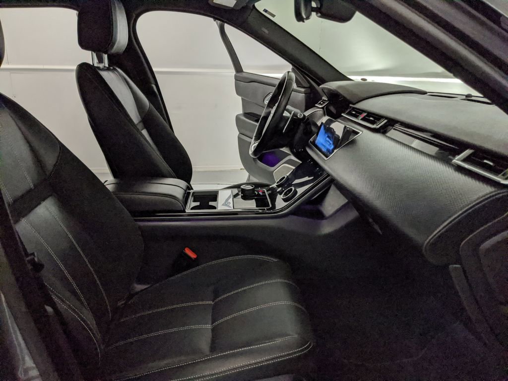 Used 2019 Land Rover Range Rover Velar R-Dynamic SE image 21