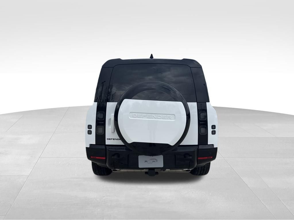New 2026 Land Rover Defender 130 X-Dynamic SE image 8