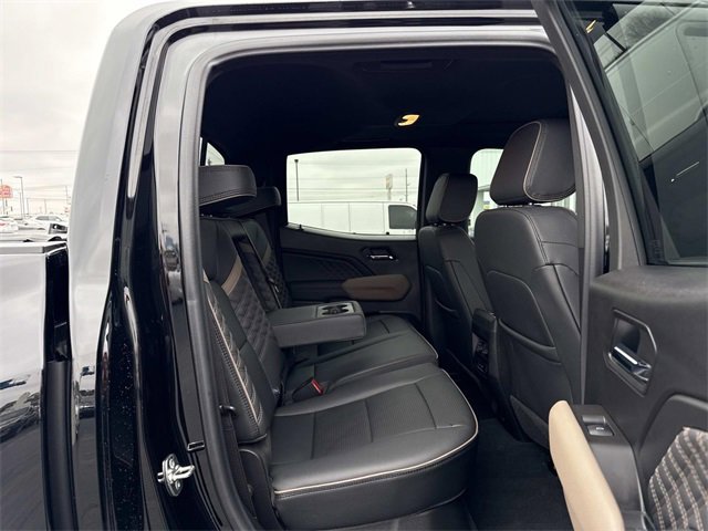 Used 2025 GMC Canyon Denali image 14