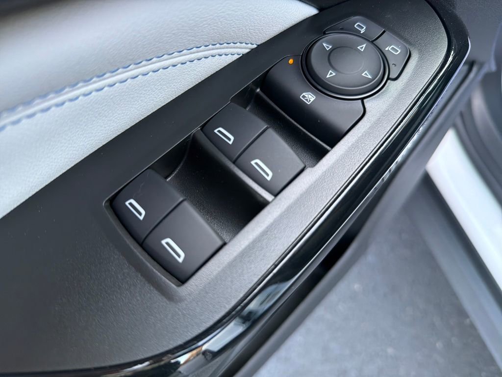 New 2025 Chevrolet Trax LT w/ LT Convenience Package image 11