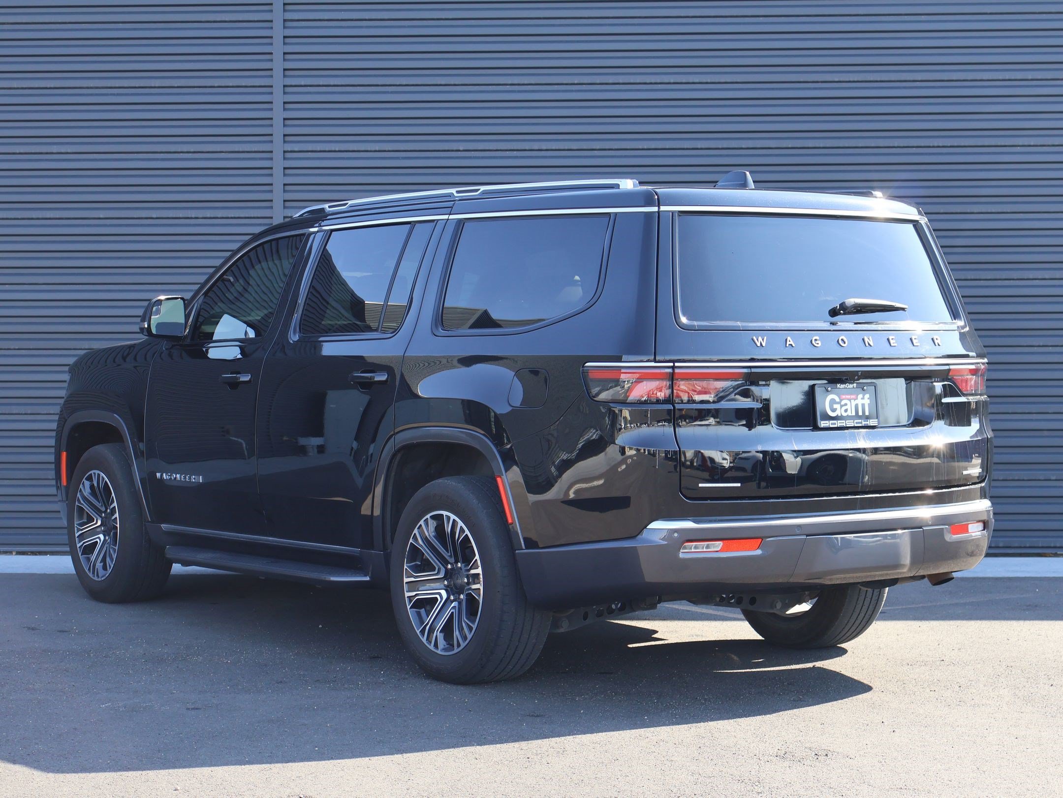 Used 2022 Jeep Wagoneer Series III w/ Flexible Seating Group AWD/4WD image 8