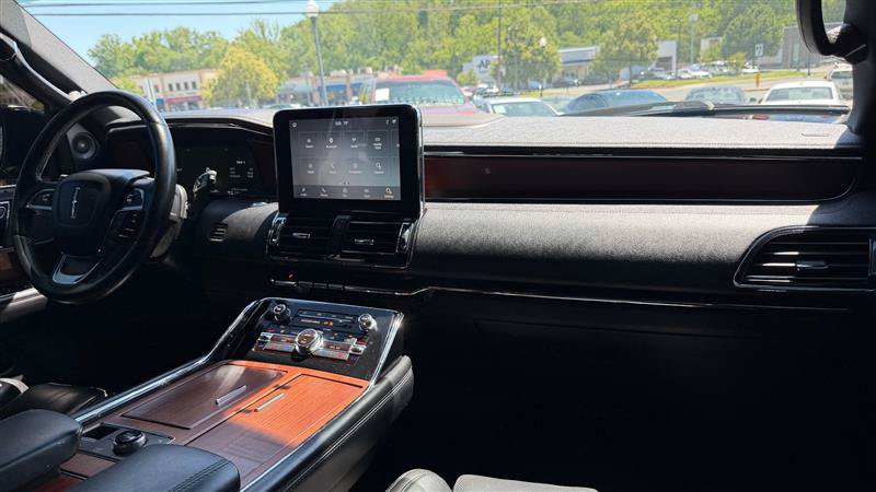 Used 2020 Lincoln Navigator Reserve AWD/4WD image 36