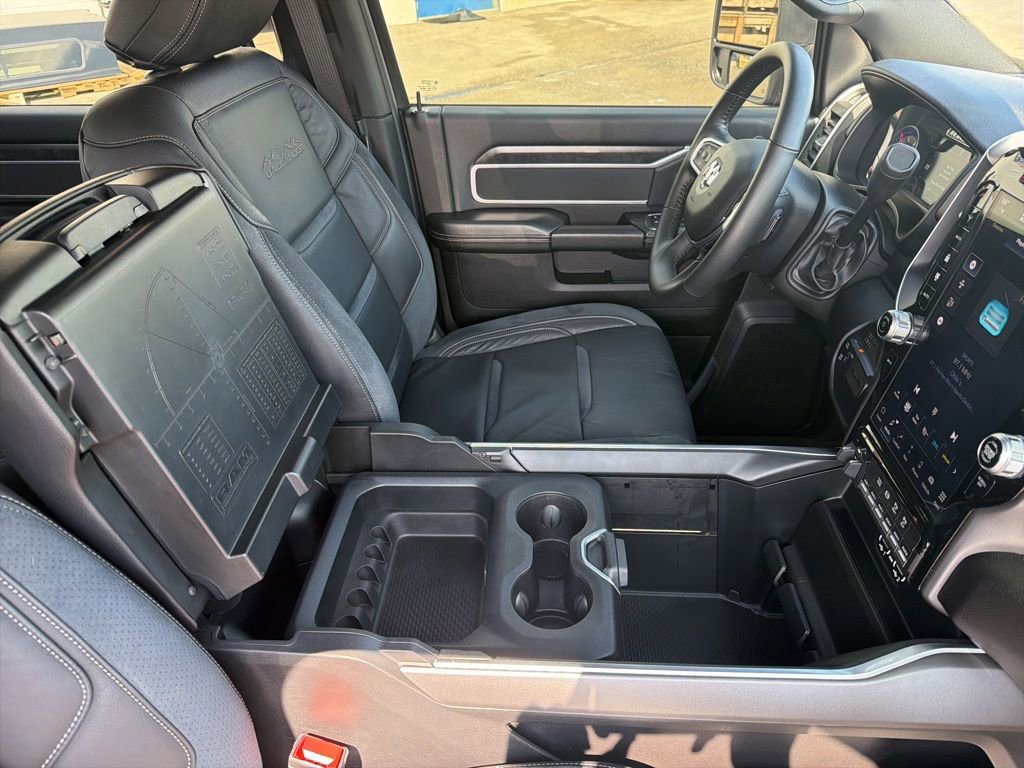 Used 2024 RAM 2500 Big Horn w/ Night Edition AWD/4WD image 39