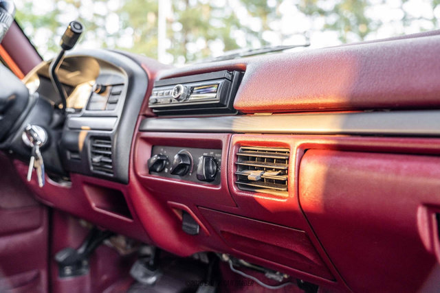 Used 1995 Ford Bronco XLT AWD/4WD image 44