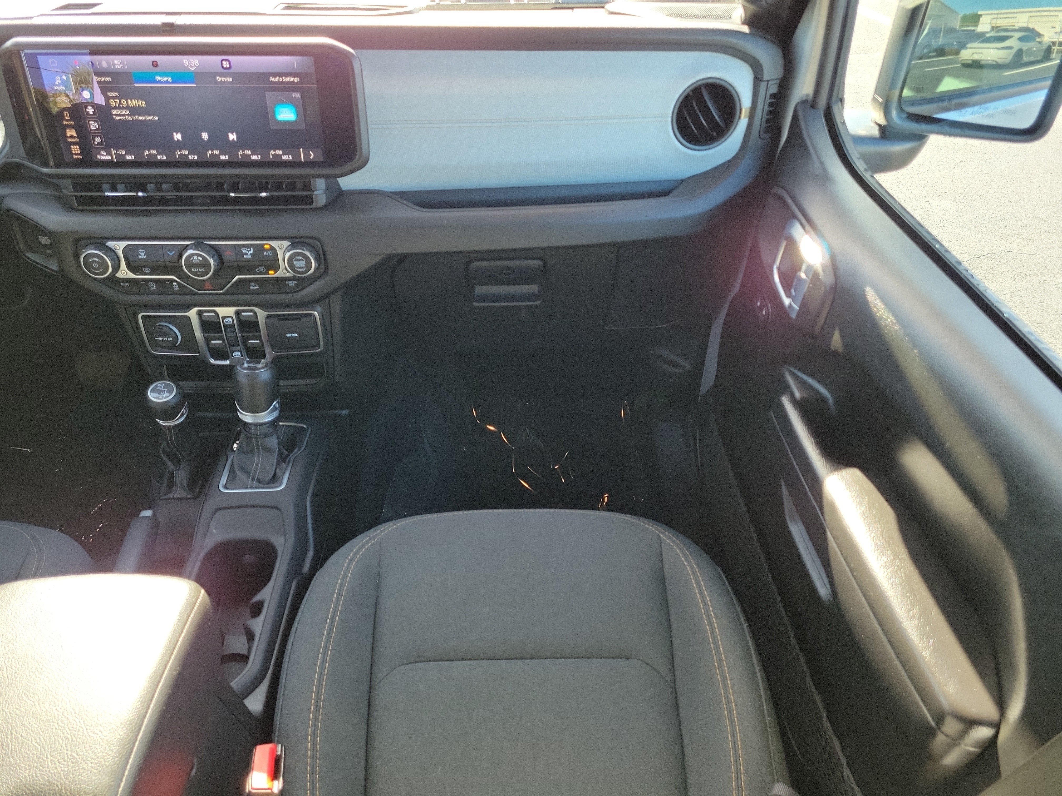 Used 2024 Jeep Wrangler Unlimited Sport AWD/4WD image 16