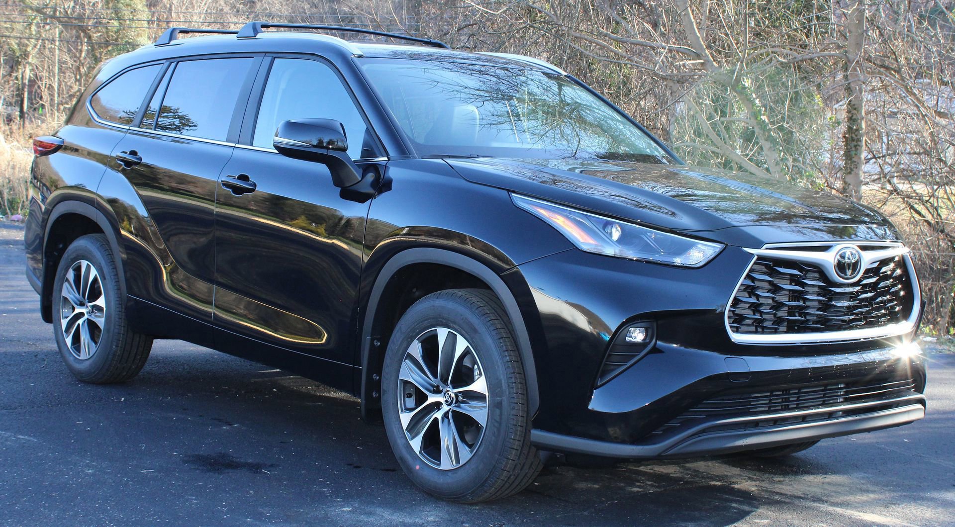 New 2026 Toyota Highlander XLE image 3