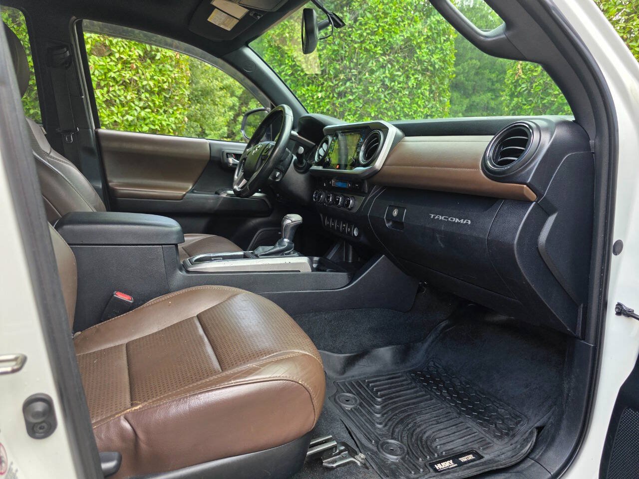 Used 2016 Toyota Tacoma Limited w/ Towing Package AWD/4WD image 36