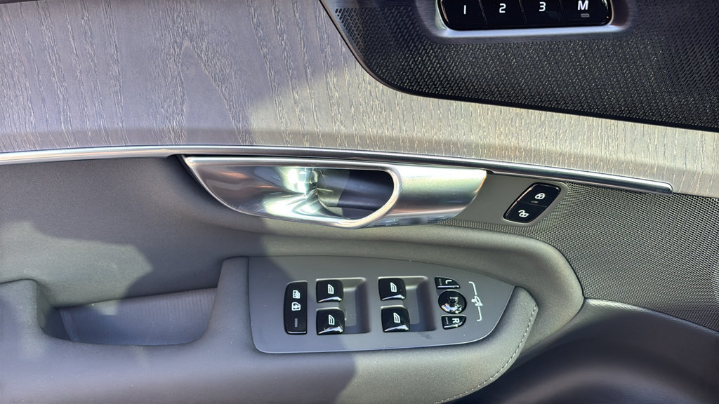 New 2026 Volvo XC90 B6 Ultra w/ Protection Package AWD/4WD image 12