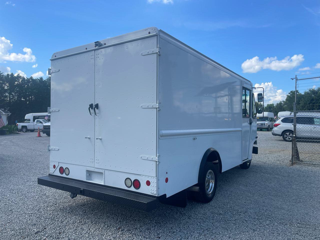 Used 2016 Ford E-350 and Econoline 350 Super Duty w/ A/C Prep Package RWD image 7