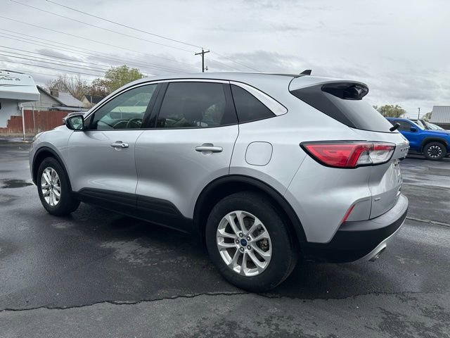 Used 2020 Ford Escape SE image 4