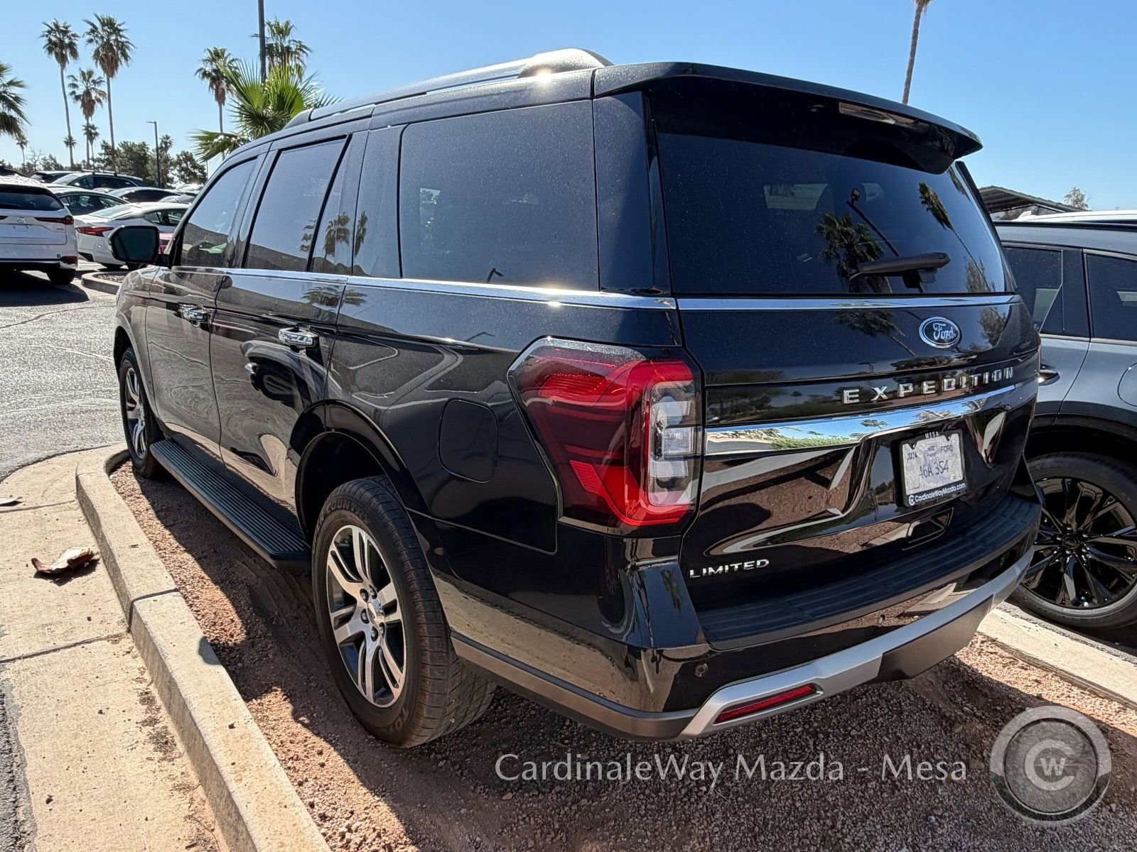 Used 2024 Ford Expedition Limited image 4