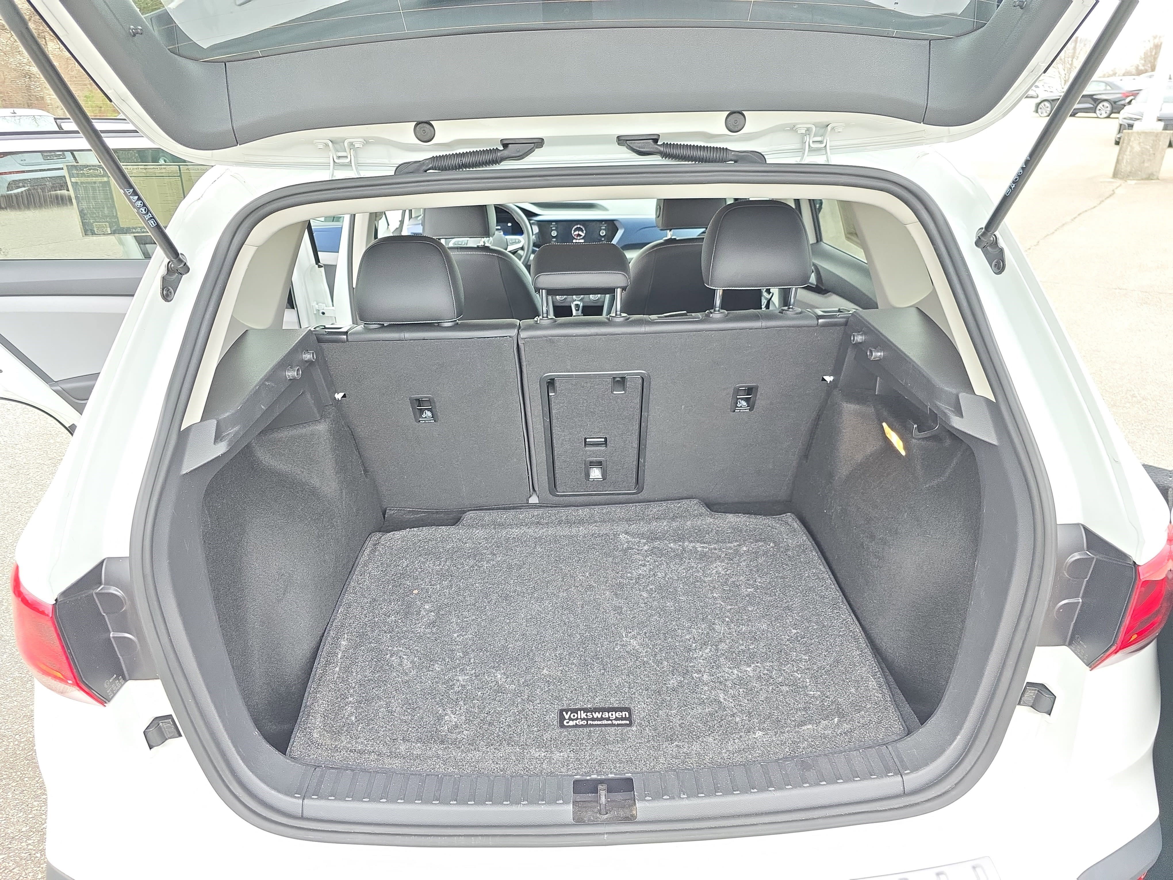 Used 2022 Volkswagen Taos SE image 12