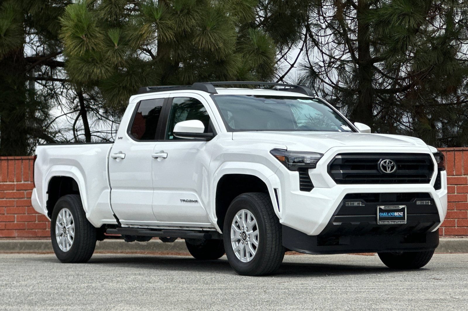 Used 2024 Toyota Tacoma SR5 AWD/4WD image 2