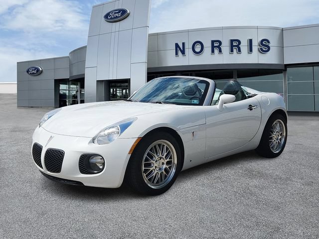 Used 2008 Pontiac Solstice GXP w/ Premium Package RWD image 2