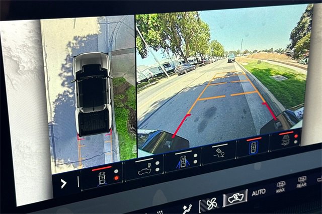 New 2025 GMC Hummer EV 3X w/ LPO, Dark Essentials Package image 23