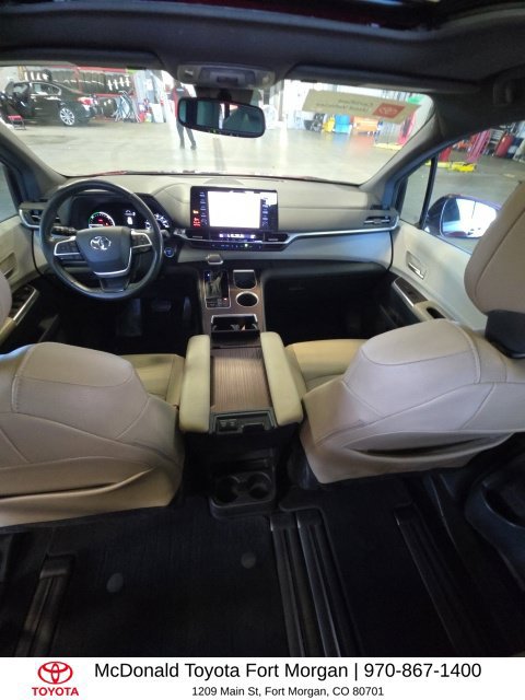 Used 2021 Toyota Sienna XLE FWD image 14