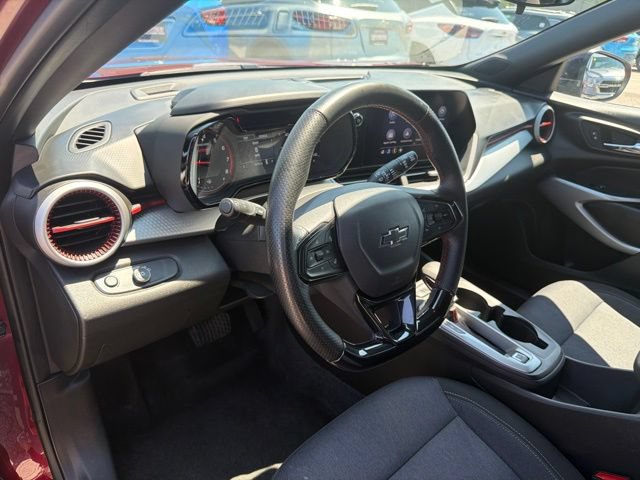 Used 2024 Chevrolet Trax RS w/ Sunroof Package FWD image 14