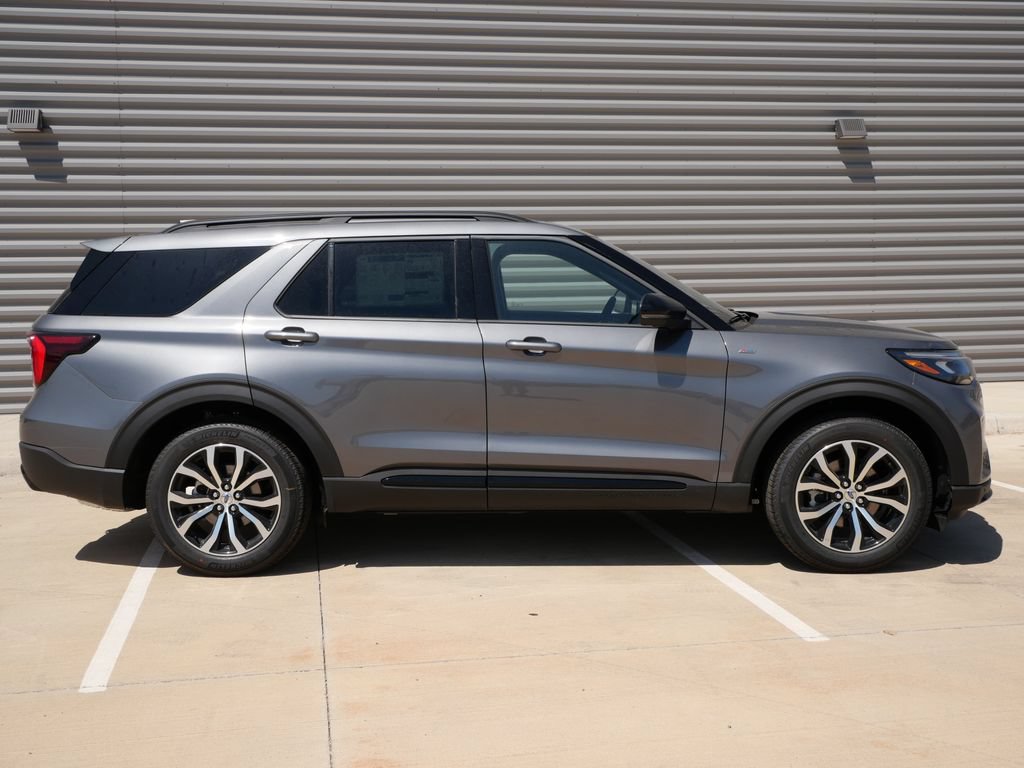 New 2026 Ford Explorer ST-Line AWD/4WD image 2