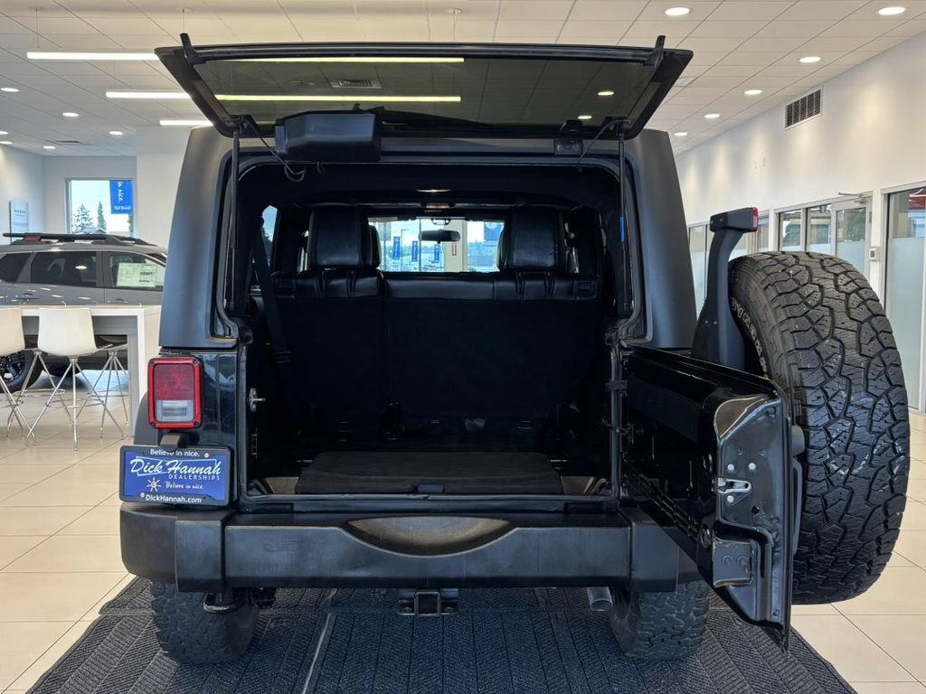 Used 2016 Jeep Wrangler Unlimited Sport w/ Max Tow Package AWD/4WD image 9