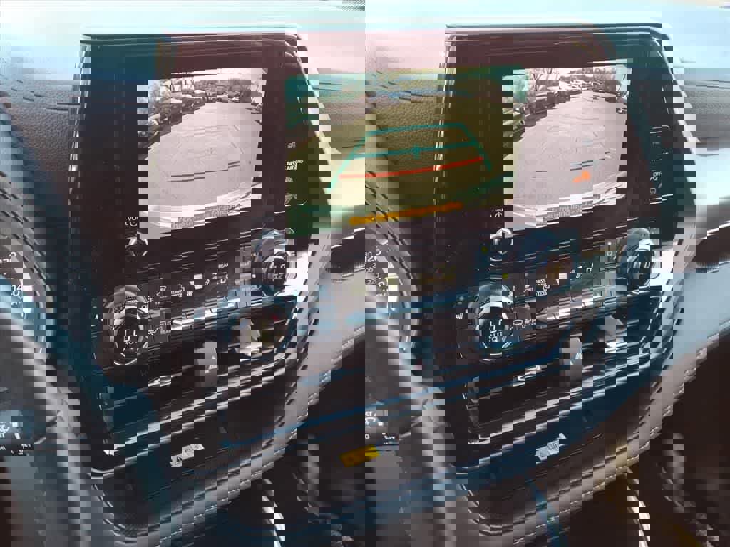 Used 2023 Toyota Highlander XLE image 22