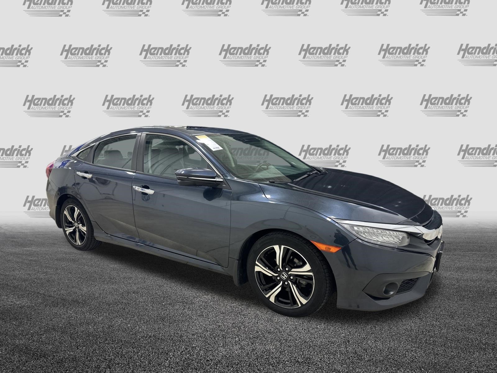 Used 2016 Honda Civic Touring image 2