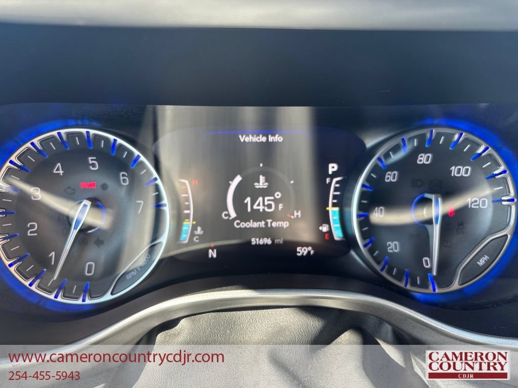 Used 2023 Chrysler Pacifica Touring-L FWD image 15