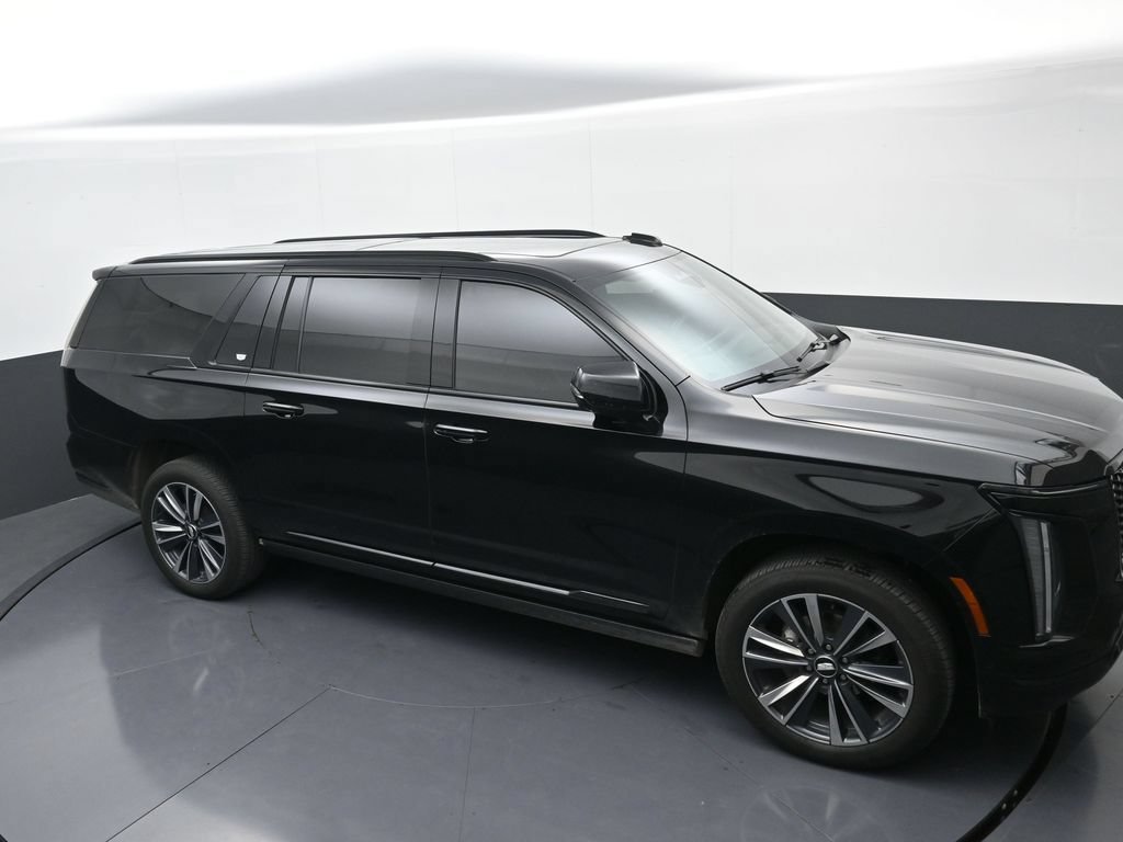 Used 2025 Cadillac Escalade ESV Sport w/ Touring Package AWD/4WD image 30