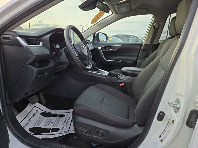 Used 2023 Toyota RAV4 XLE image 2