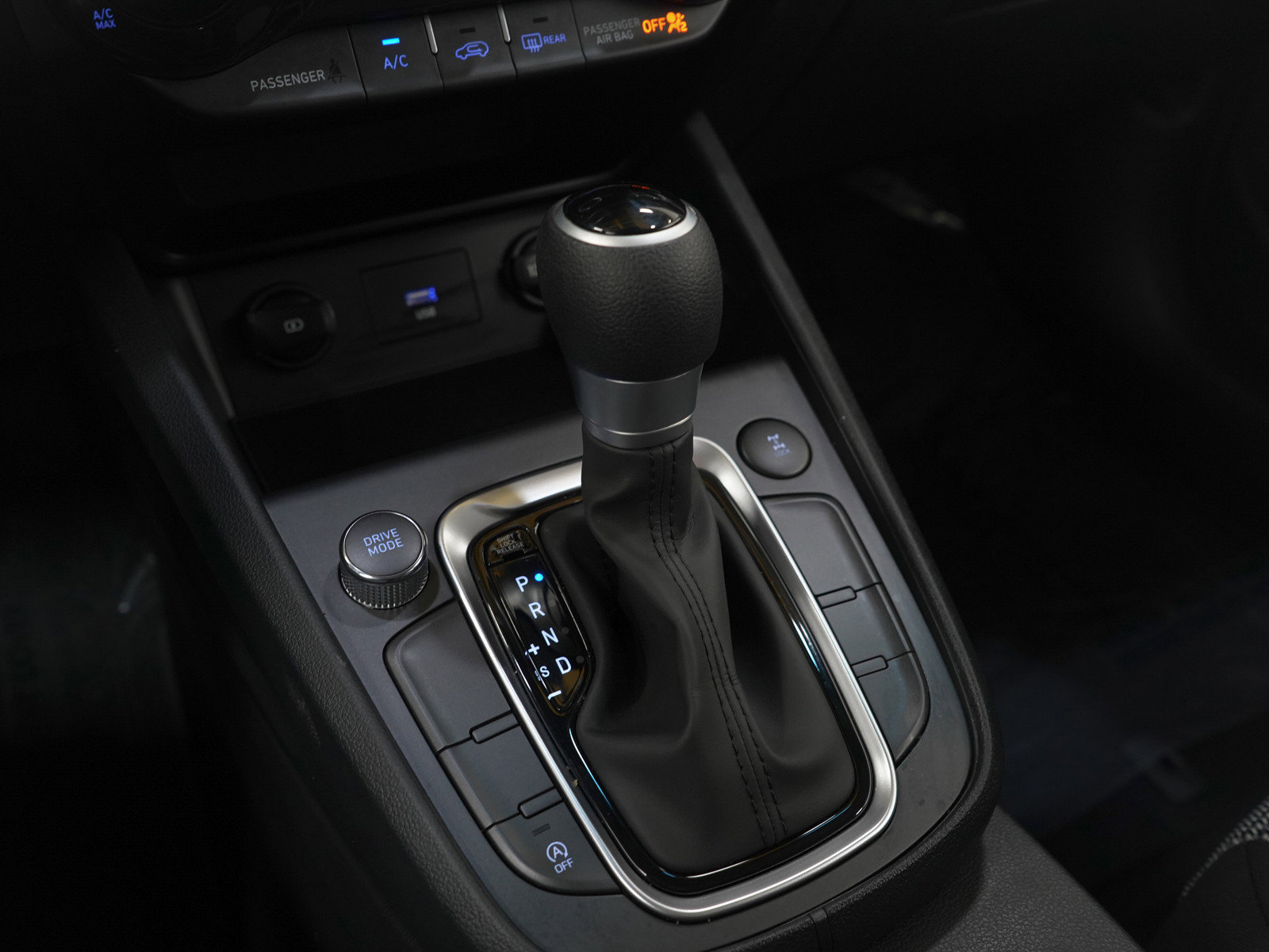 Used 2023 Hyundai Kona SE image 23